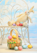 Lapin c&acirc;lin et &oelig;ufs color&eacute;s de P&acirc;ques